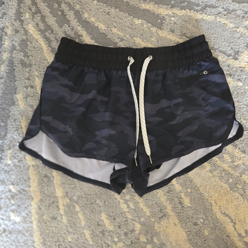 Vuori Camo Clementine Shorts